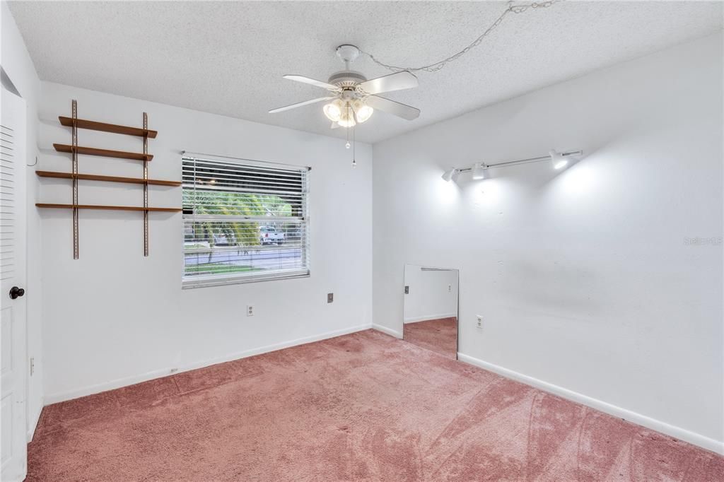 Recently Sold: $430,000 (3 beds, 2 baths, 1579 Square Feet)