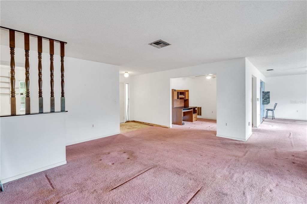 Recently Sold: $430,000 (3 beds, 2 baths, 1579 Square Feet)