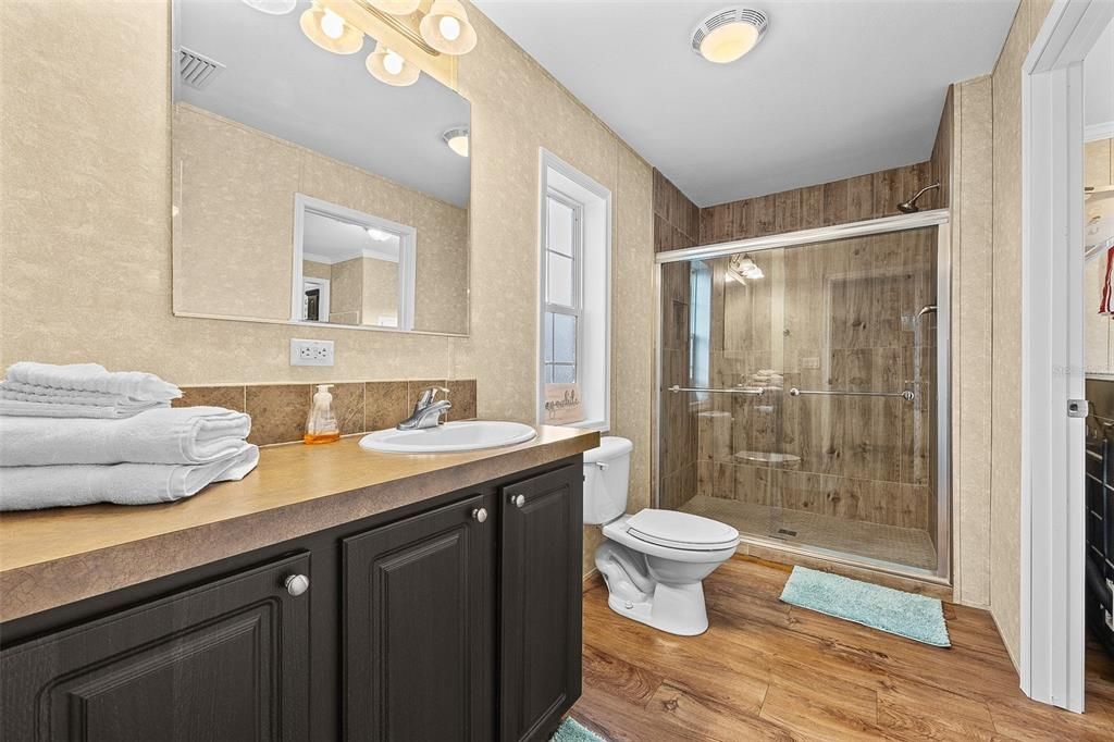 Recently Sold: $250,000 (3 beds, 2 baths, 1188 Square Feet)