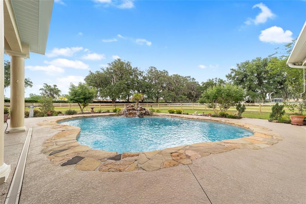 Recently Sold: $1,250,000 (5 beds, 3 baths, 3859 Square Feet)