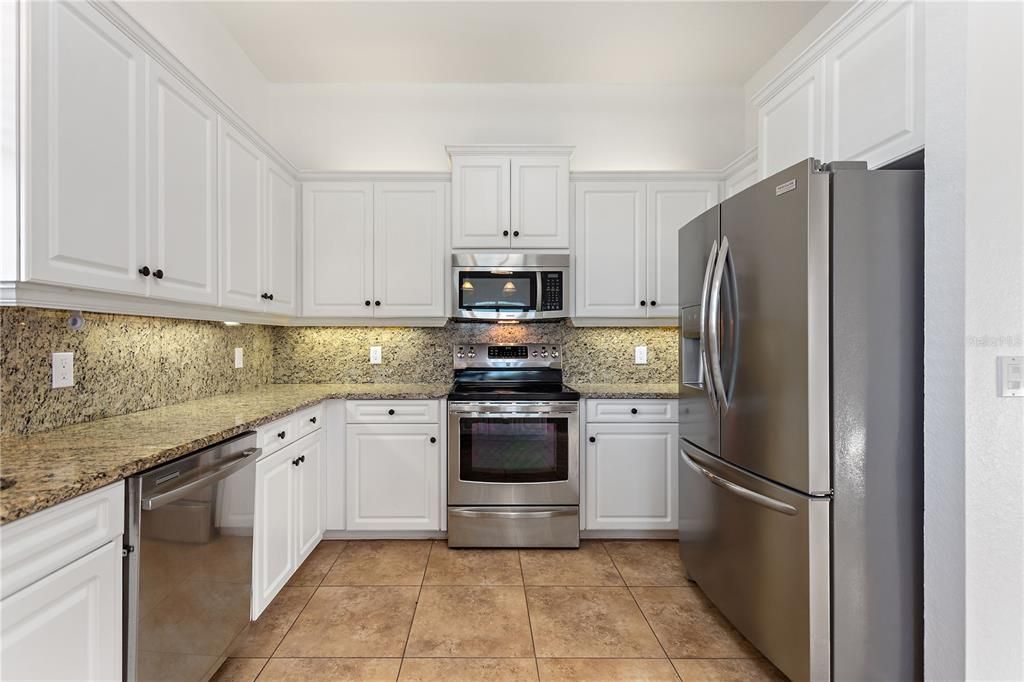 Spacious kitchen with lots of storage