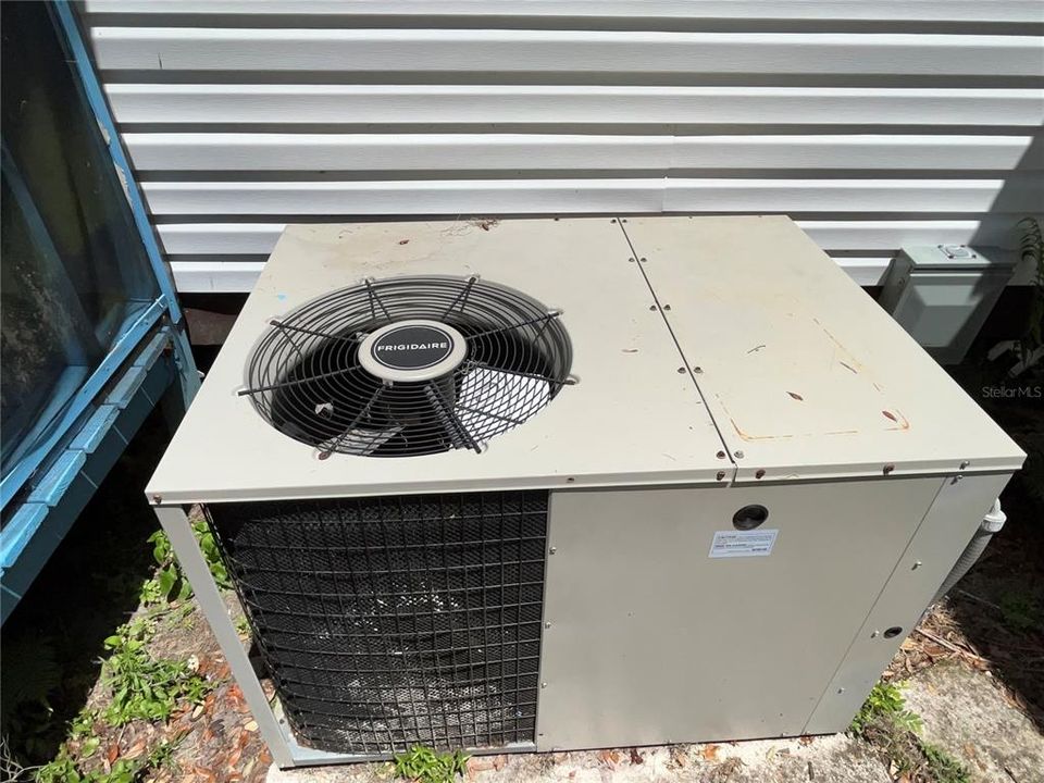 2016 Frigidaire HVAC (needs repair)