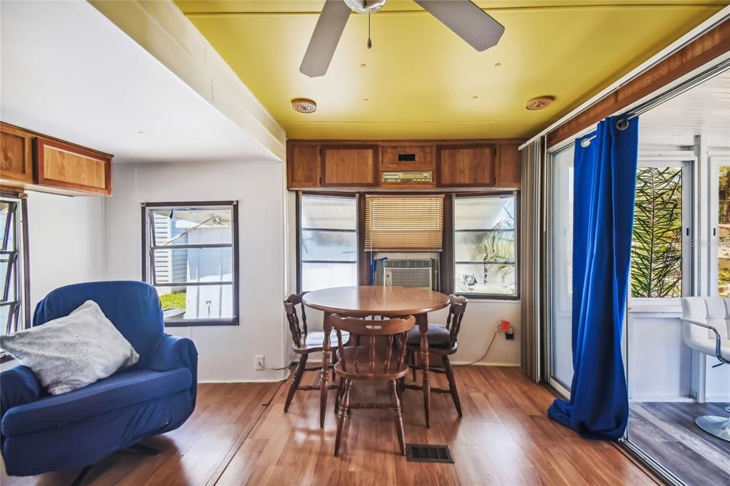 For Sale: $100,000 (1 beds, 1 baths, 379 Square Feet)