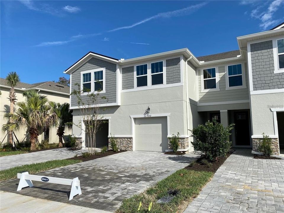 Recently Sold: $399,999 (3 beds, 2 baths, 1902 Square Feet)