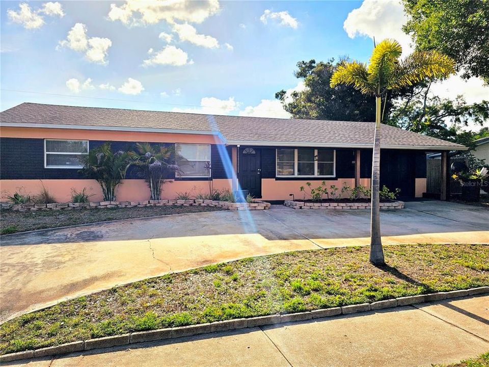 Recently Rented: $2,400 (4 beds, 1 baths, 1425 Square Feet)