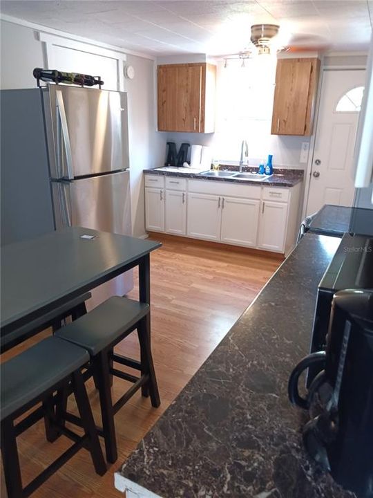 Recently Rented: $1,650 (2 beds, 1 baths, 572 Square Feet)