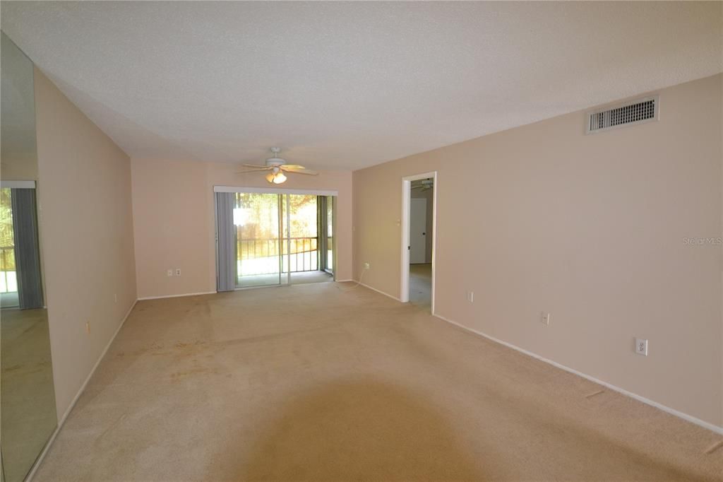 Recently Sold: $200,000 (2 beds, 2 baths, 1054 Square Feet)