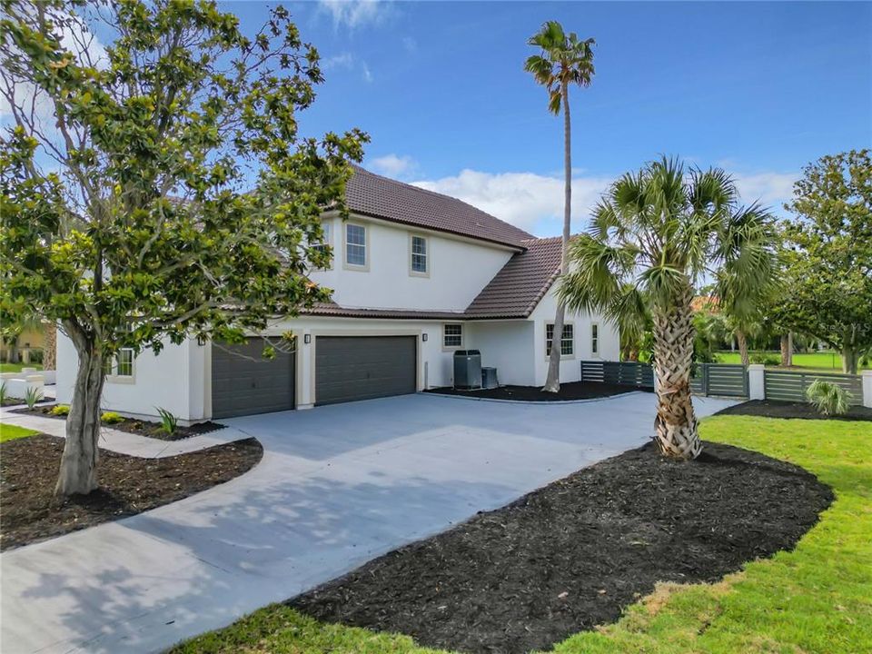 Recently Sold: $1,100,000 (4 beds, 3 baths, 3838 Square Feet)