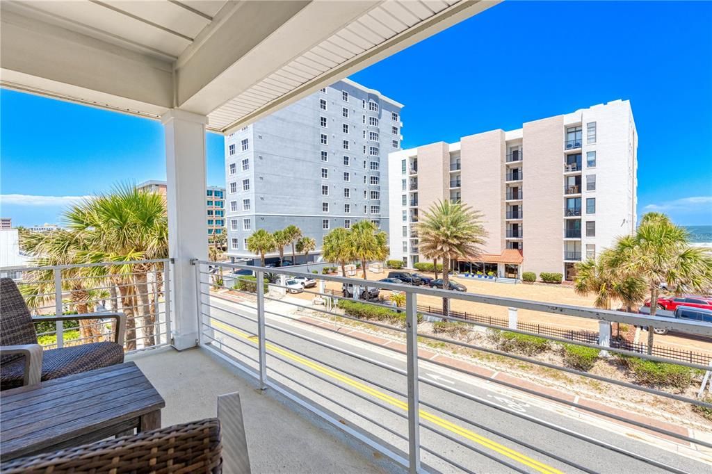 Recently Sold: $1,645,000 (3 beds, 2 baths, 2651 Square Feet)