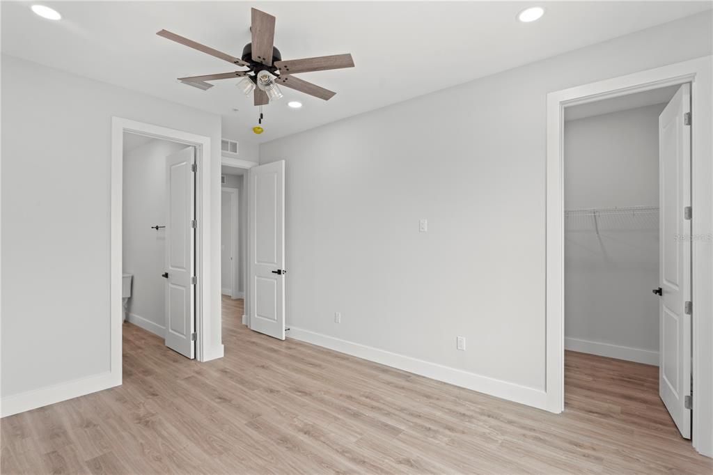 Active With Contract: $1,750,000 (5 beds, 4 baths, 2519 Square Feet)