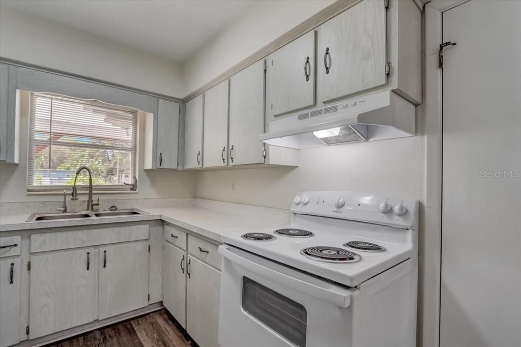 Recently Sold: $200,000 (2 beds, 1 baths, 1160 Square Feet)