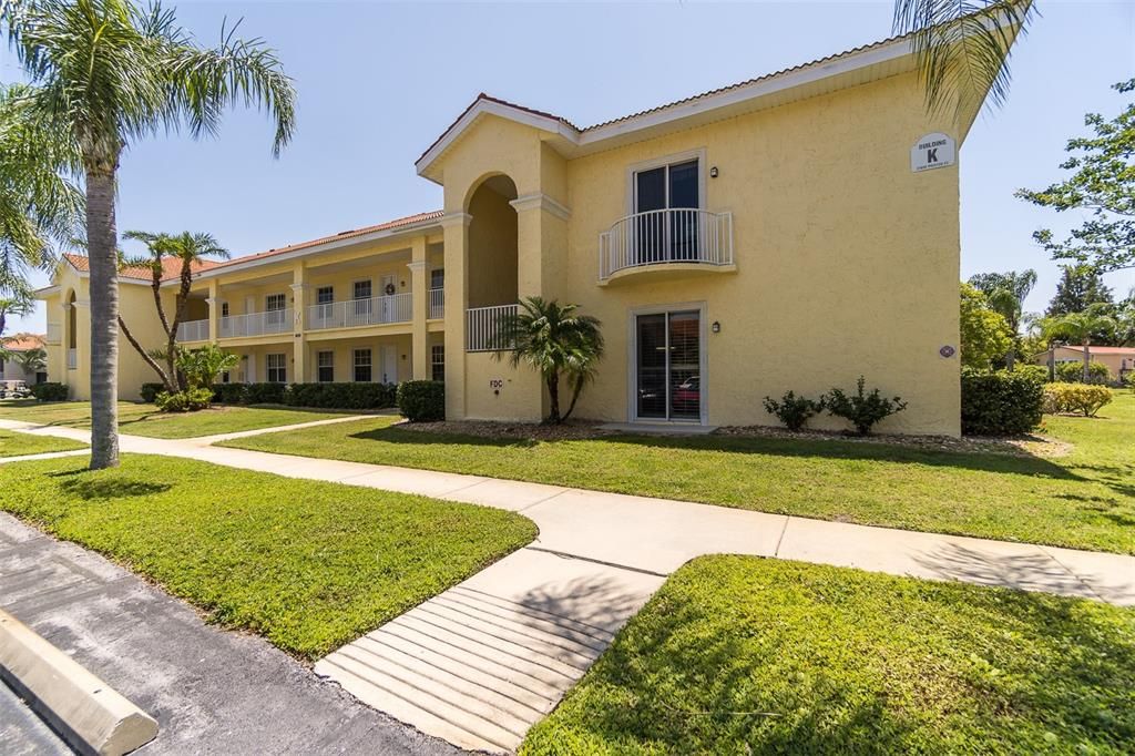 Recently Sold: $249,900 (2 beds, 2 baths, 1128 Square Feet)