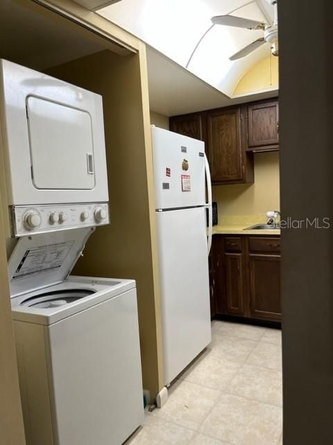 For Sale: $115,000 (2 beds, 1 baths, 986 Square Feet)