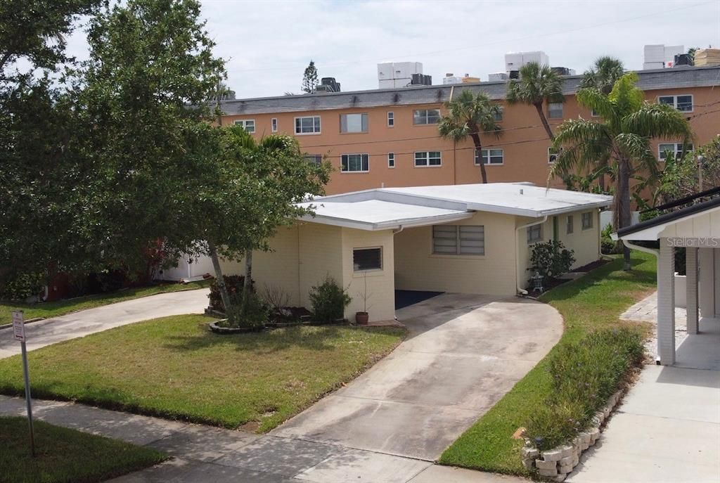 Recently Sold: $699,000 (2 beds, 2 baths, 1353 Square Feet)