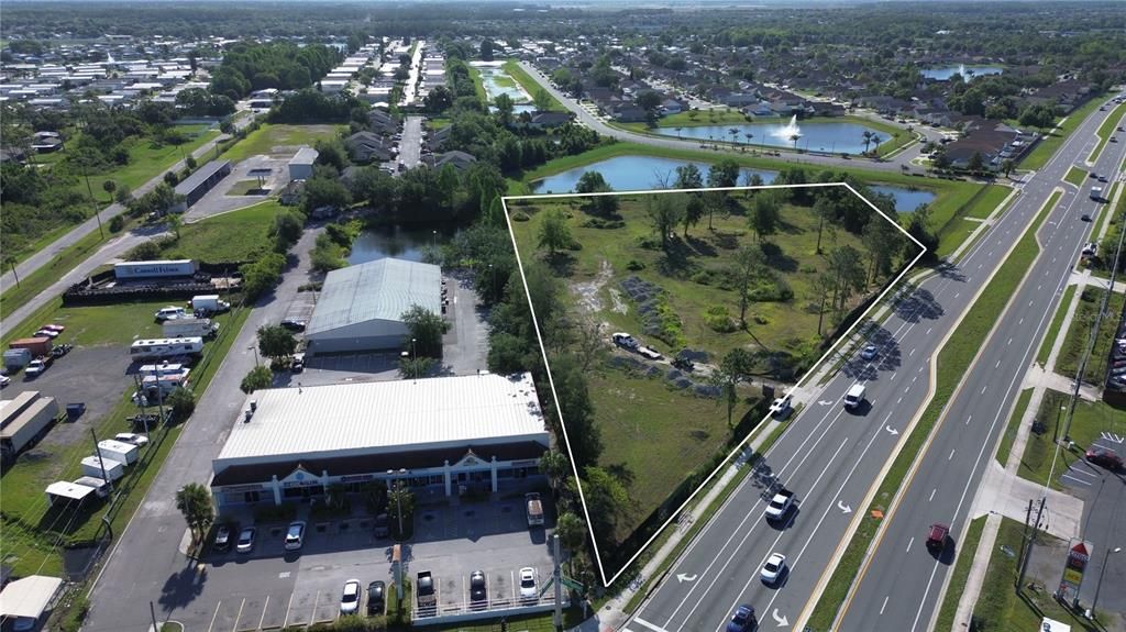 待售: $2,745,500 (3.23 acres)