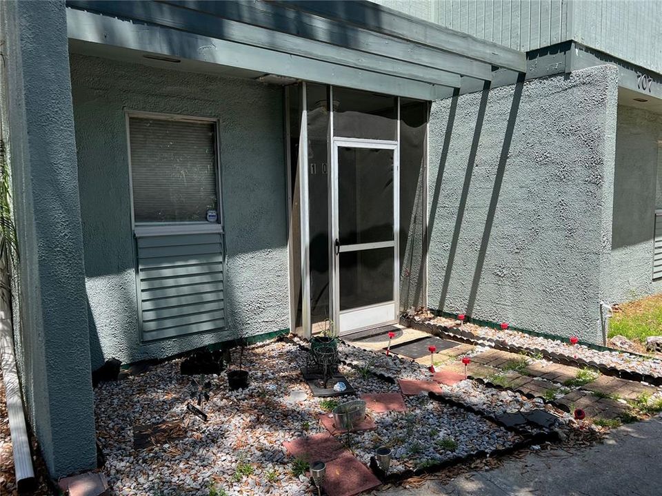 Recently Rented: $1,300 (2 beds, 2 baths, 1292 Square Feet)