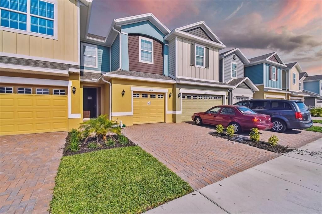Recently Sold: $326,990 (3 beds, 2 baths, 1572 Square Feet)