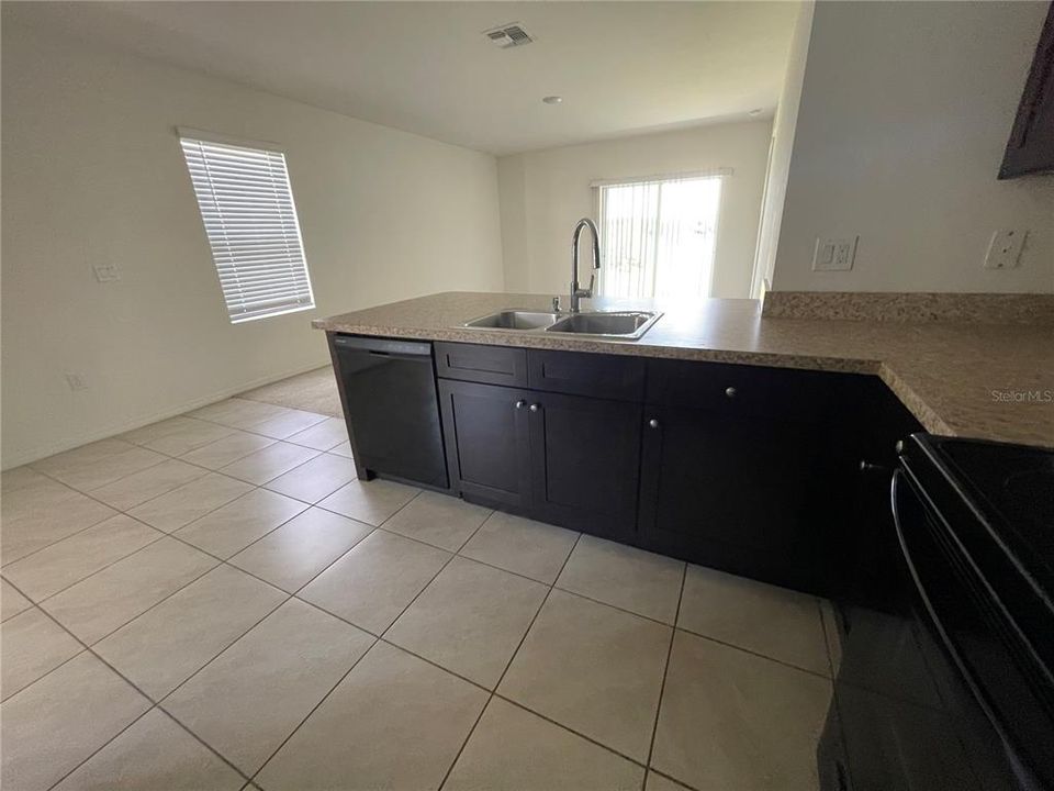 Recently Rented: $2,200 (3 beds, 2 baths, 1508 Square Feet)