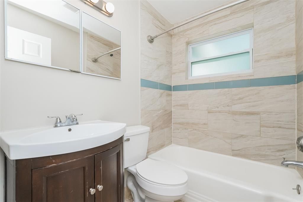 最近租的: $1,780 (3 贝兹, 2 浴室, 974 平方英尺)