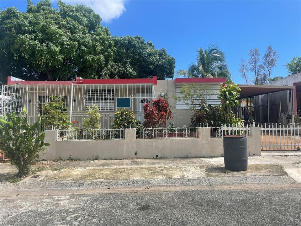 Recently Sold: $112,000 (4 beds, 2 baths, 900 Square Feet)