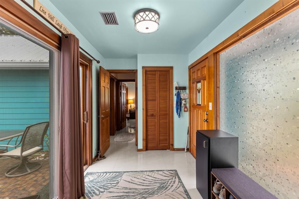 Recently Sold: $599,000 (3 beds, 2 baths, 1438 Square Feet)