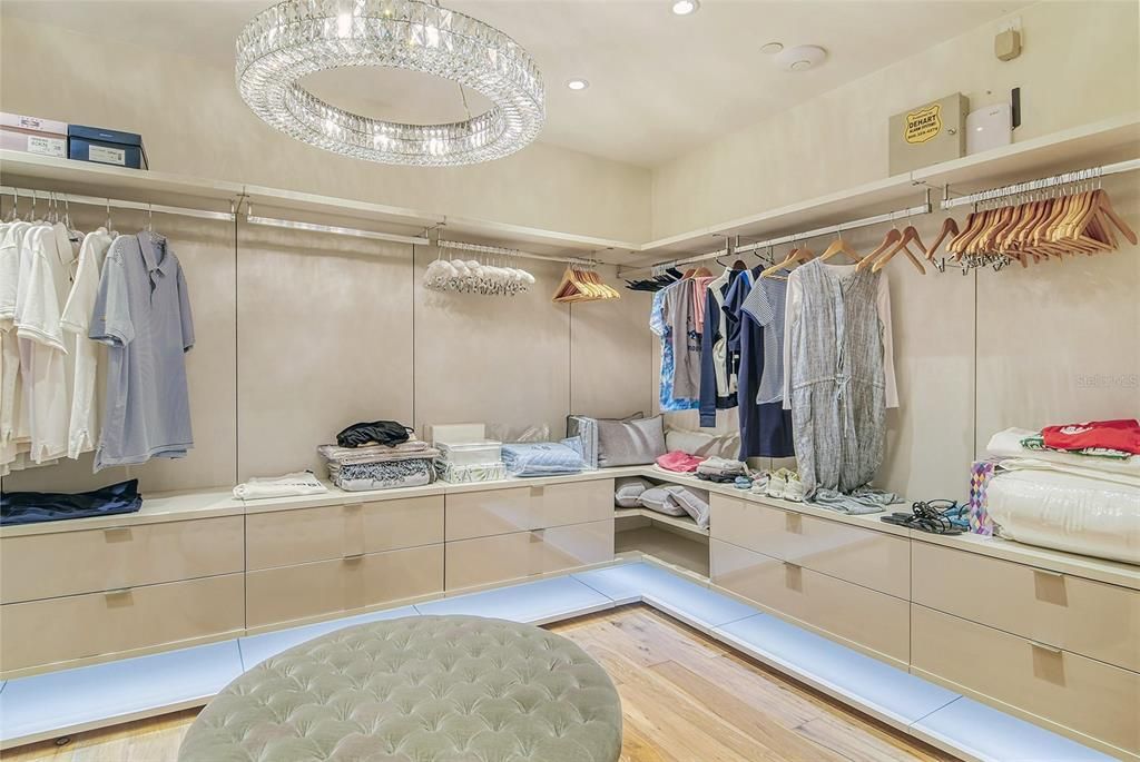 Walk-in Closet