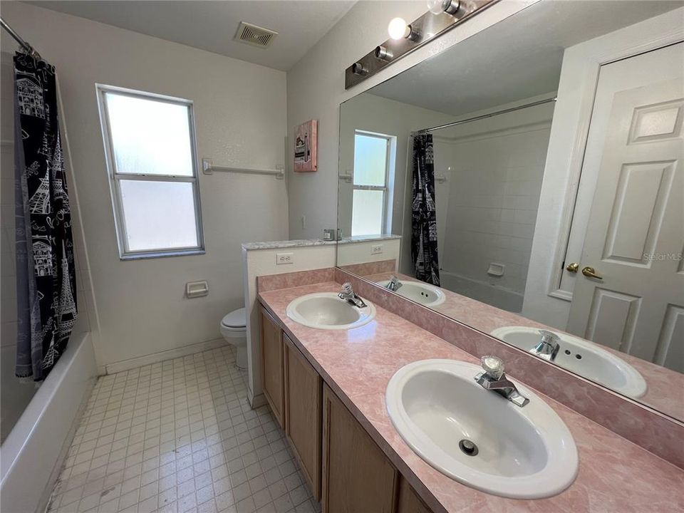 Недавно арендовано: $650 (1 спален, 1 ванн, 121 Квадратных фут)