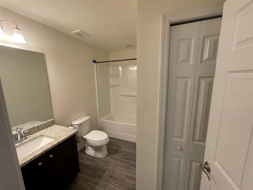 最近租的: $2,100 (3 贝兹, 2 浴室, 1255 平方英尺)