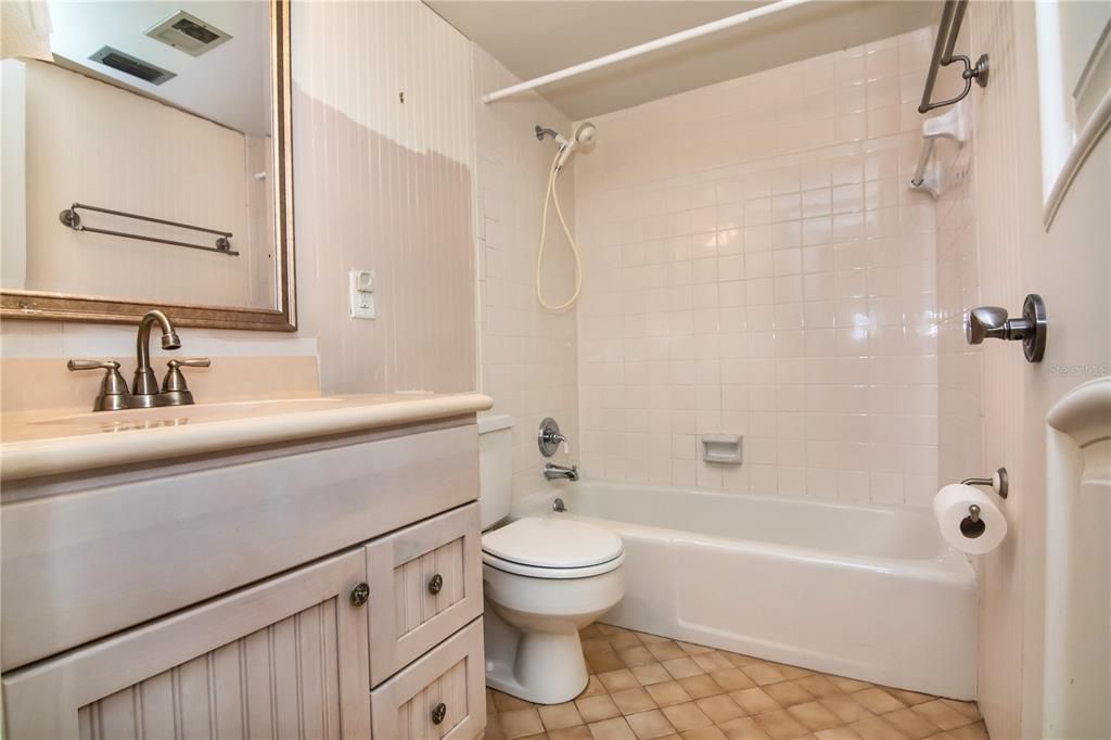 最近售出: $295,000 (3 贝兹, 2 浴室, 1452 平方英尺)