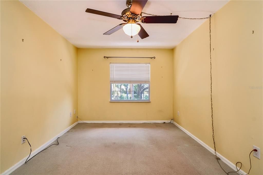 Recently Sold: $295,000 (3 beds, 2 baths, 1452 Square Feet)