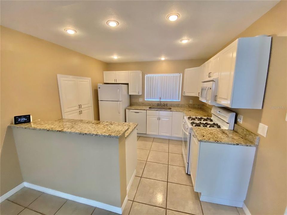 Active With Contract: $339,000 (2 beds, 2 baths, 1312 Square Feet)