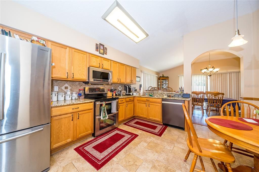Recently Sold: $379,000 (3 beds, 2 baths, 1704 Square Feet)