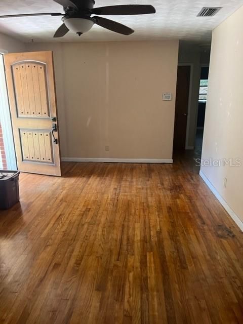 Vendido Recientemente: $190,000 (3 camas, 2 baños, 1320 Pies cuadrados)