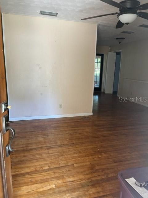 Recently Sold: $190,000 (3 beds, 2 baths, 1320 Square Feet)