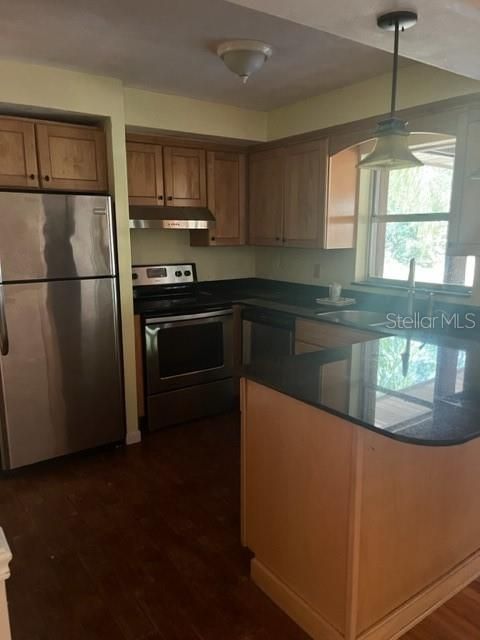 Recently Sold: $190,000 (3 beds, 2 baths, 1320 Square Feet)