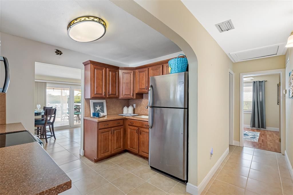 Recently Sold: $1,150,000 (2 beds, 1 baths, 827 Square Feet)