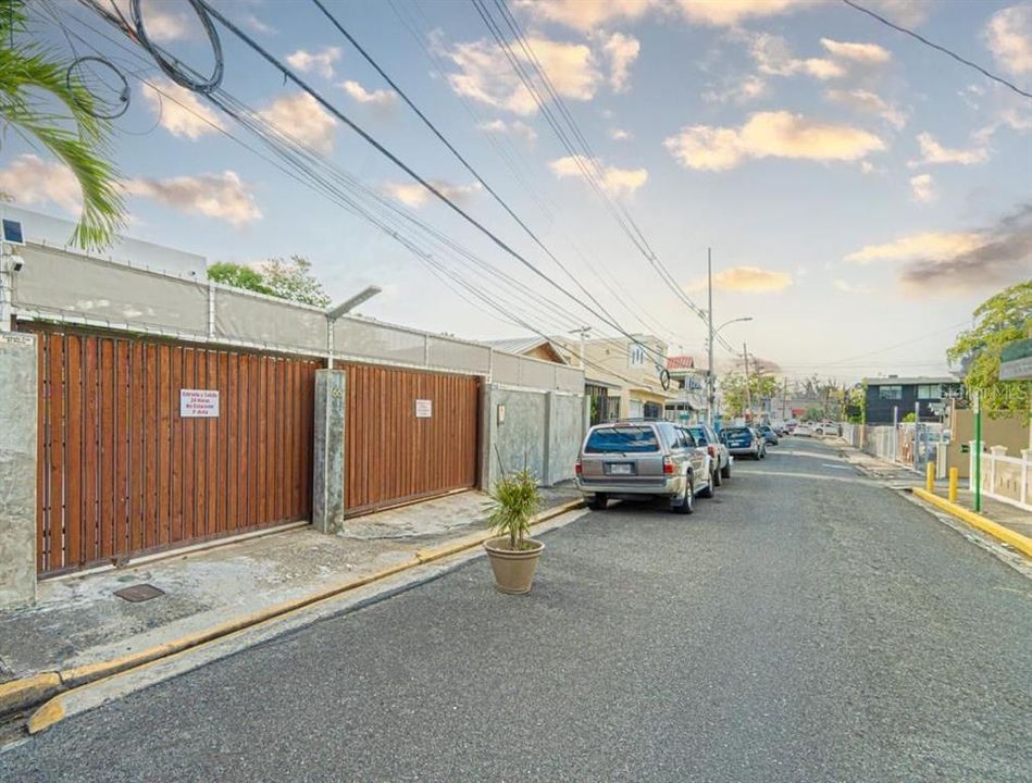 Recently Rented: $10,750 (5 beds, 3 baths, 3222 Square Feet)