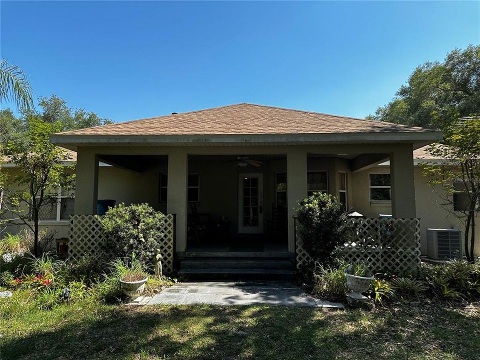 Recently Sold: $950,000 (3 beds, 2 baths, 1708 Square Feet)