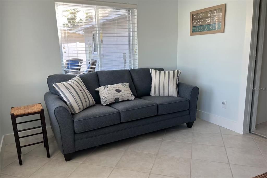 出租: $18,000 (3 贝兹, 2 浴室, 1617 平方英尺)