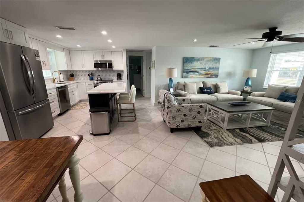 出租: $18,000 (3 贝兹, 2 浴室, 1617 平方英尺)