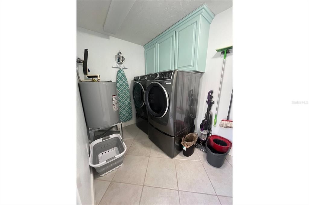 出租: $18,000 (3 贝兹, 2 浴室, 1617 平方英尺)