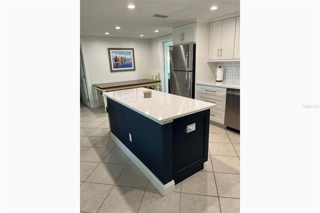 出租: $18,000 (3 贝兹, 2 浴室, 1617 平方英尺)