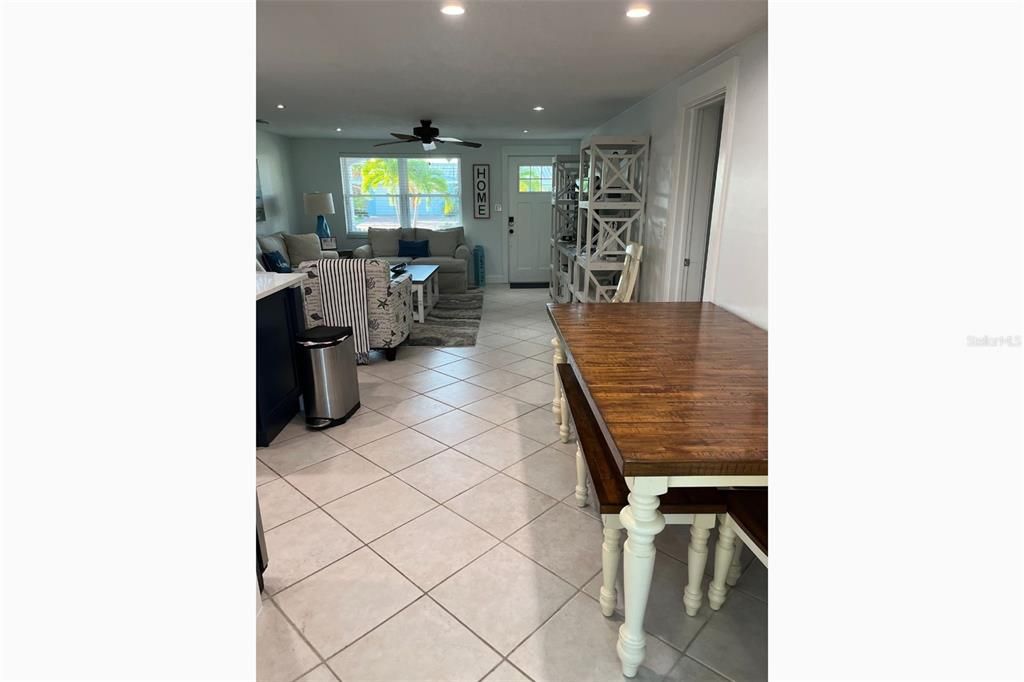 出租: $18,000 (3 贝兹, 2 浴室, 1617 平方英尺)