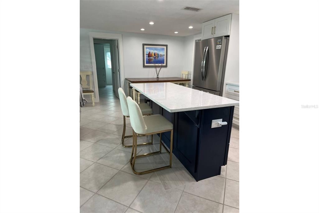 出租: $18,000 (3 贝兹, 2 浴室, 1617 平方英尺)