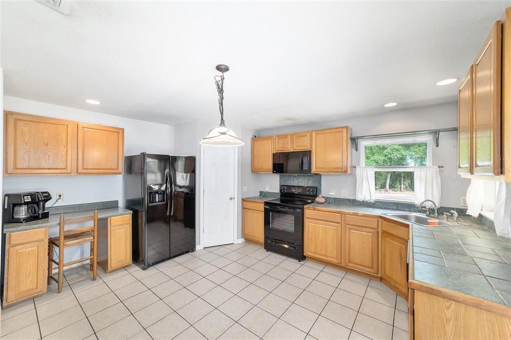 Recently Sold: $499,900 (2 beds, 2 baths, 2355 Square Feet)