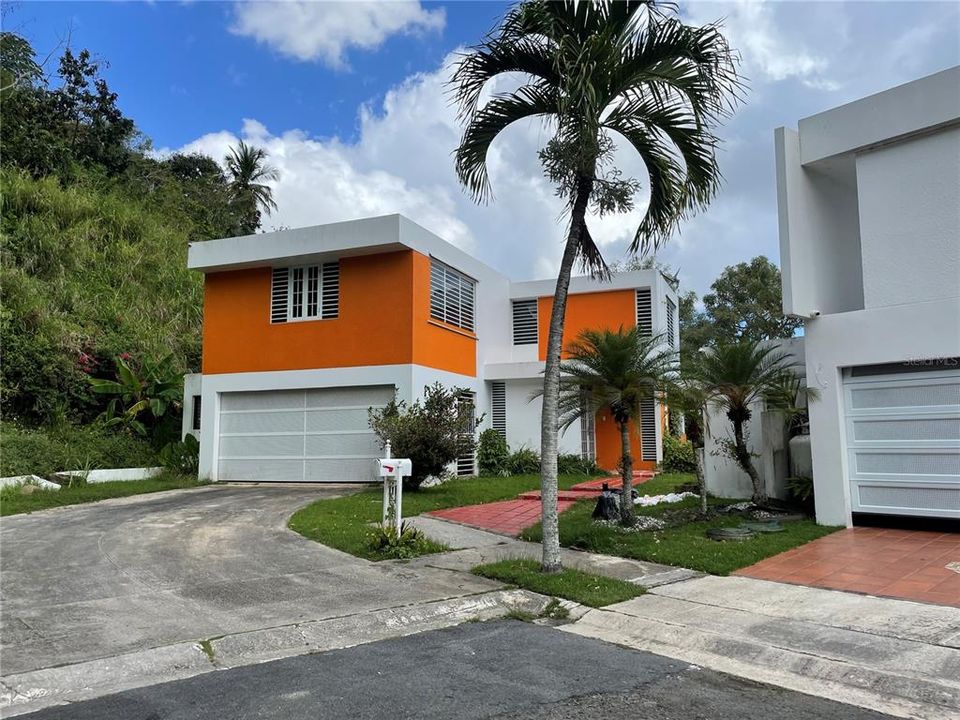 Recently Sold: $375,000 (4 beds, 2 baths, 1900 Square Feet)