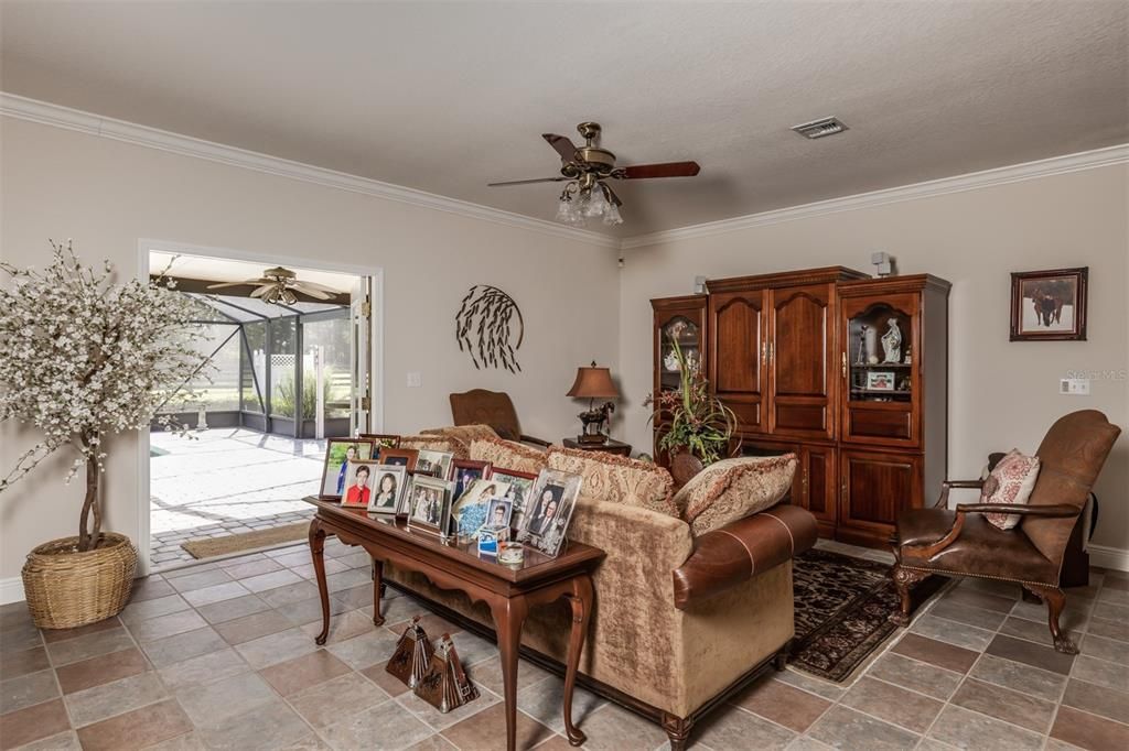 Recently Sold: $989,000 (4 beds, 3 baths, 3022 Square Feet)
