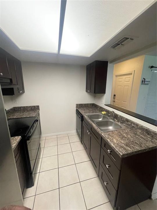 Recently Rented: $1,350 (2 beds, 2 baths, 1106 Square Feet)