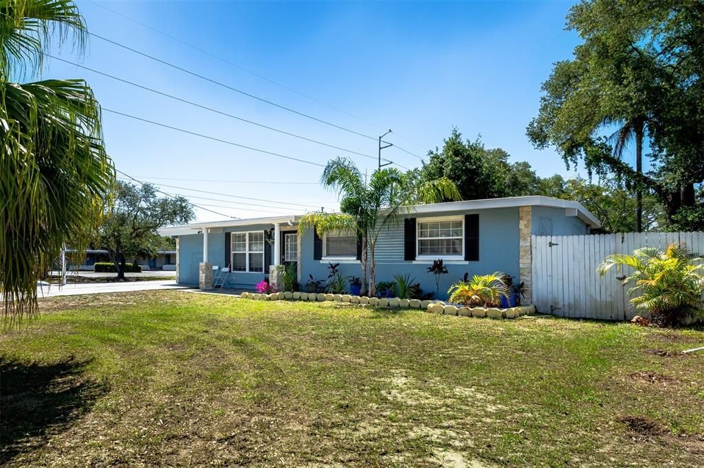 Recently Sold: $499,000 (4 beds, 2 baths, 1350 Square Feet)