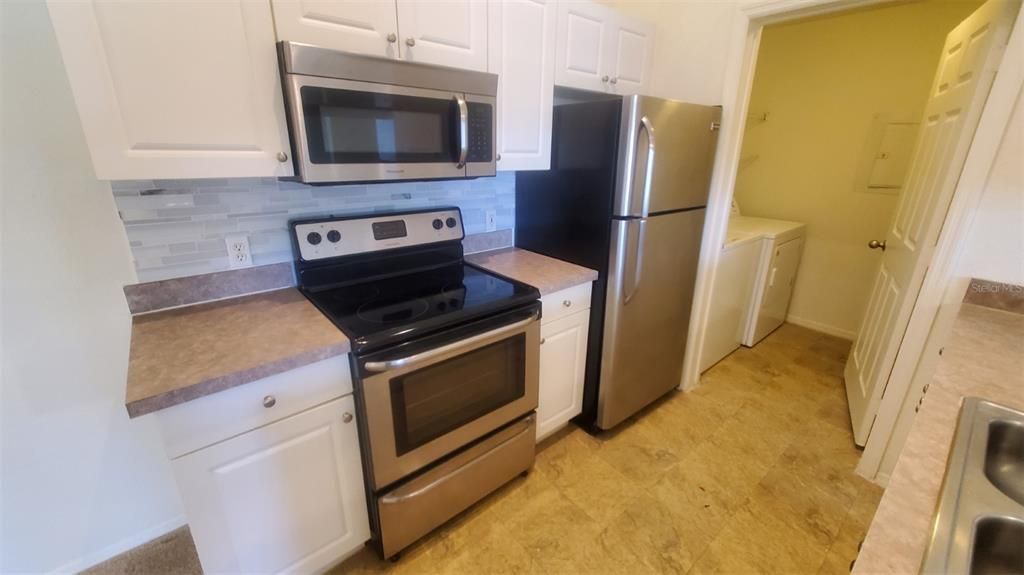 Recently Rented: $1,800 (3 beds, 2 baths, 1278 Square Feet)
